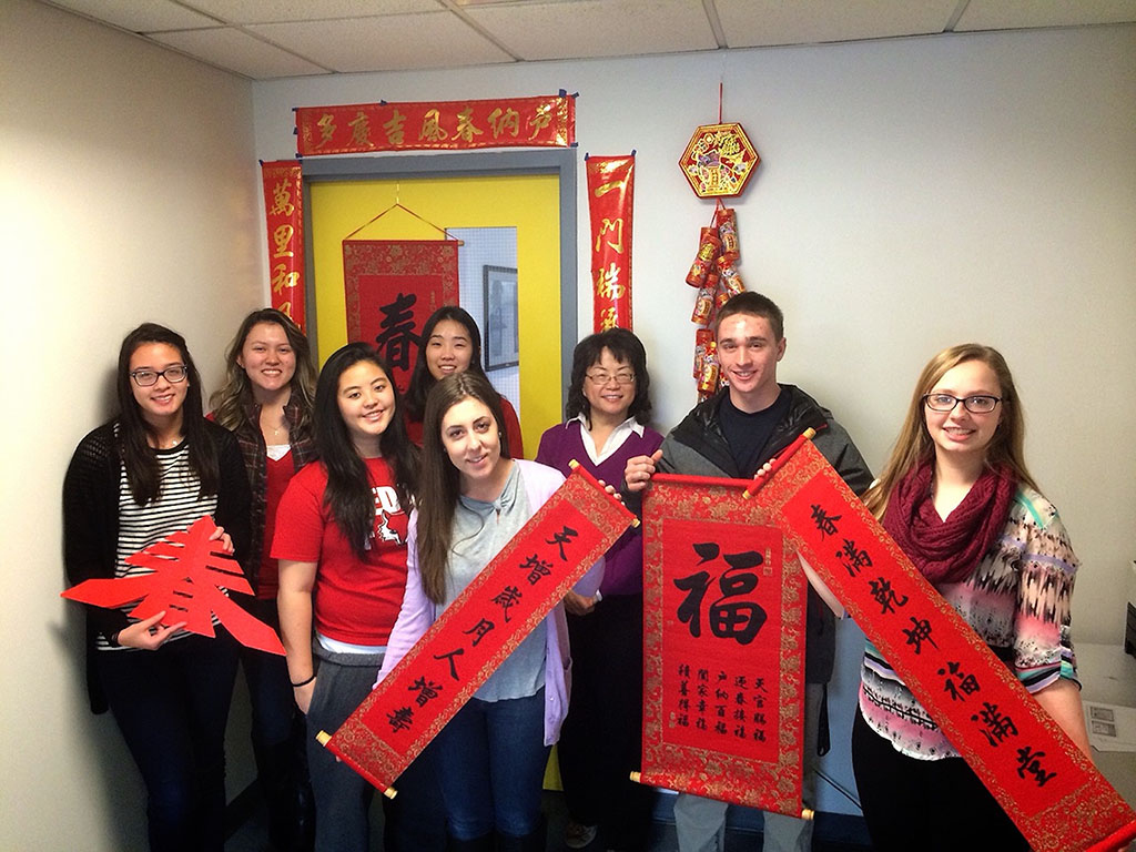 Students at the Taiwan Center for Mandarin Learning- Mid-Hudson Chinese Language Center. 臺灣華語文學習中心-赫德遜中區中文學校上課情形 