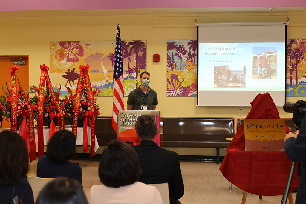 Student shares his experience at the Unveiling Ceremony. 揭牌儀式學員分享