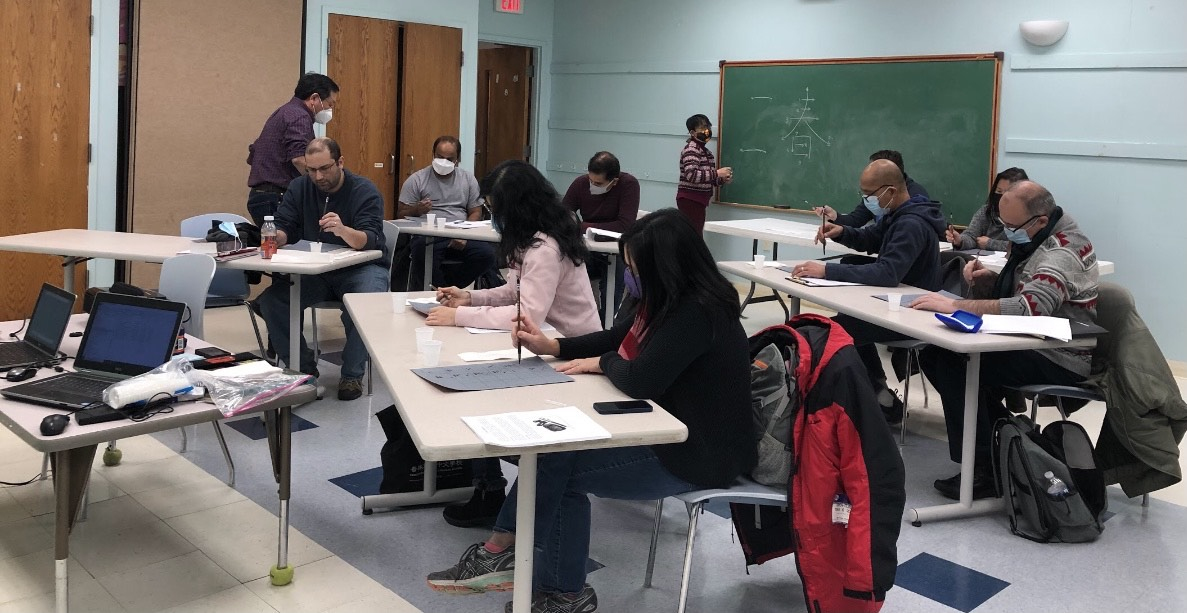 One of the culture classes (calligraphy class) is held in the Taiwan Center for Mandarin Learning - Princeton Chinese Language School. 臺灣華語文學習中心-普林斯頓中文學校的文化課之一：書法課上課情形。