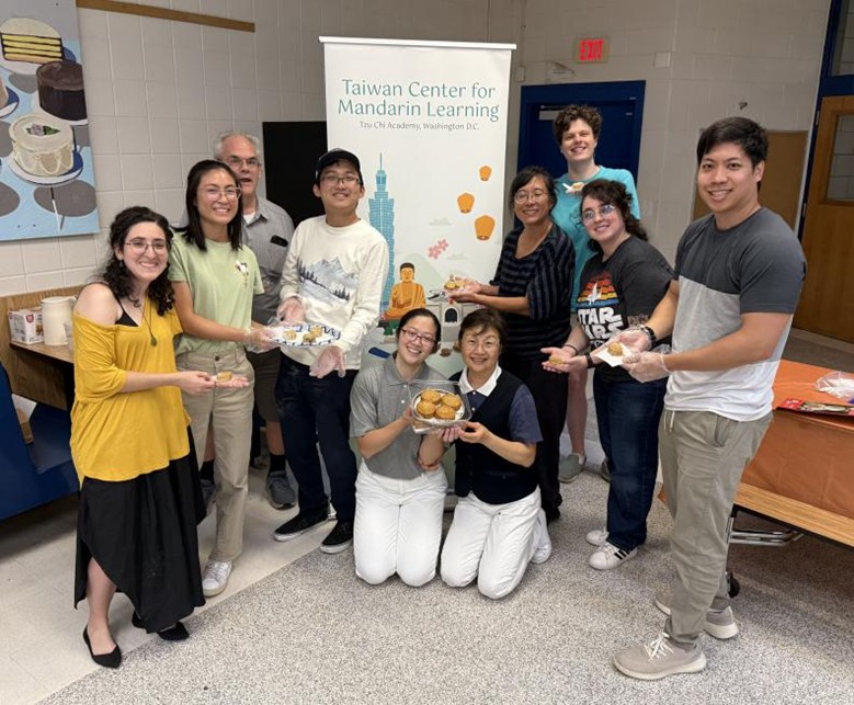 華府慈濟人文學校成人班中秋親手做月餅