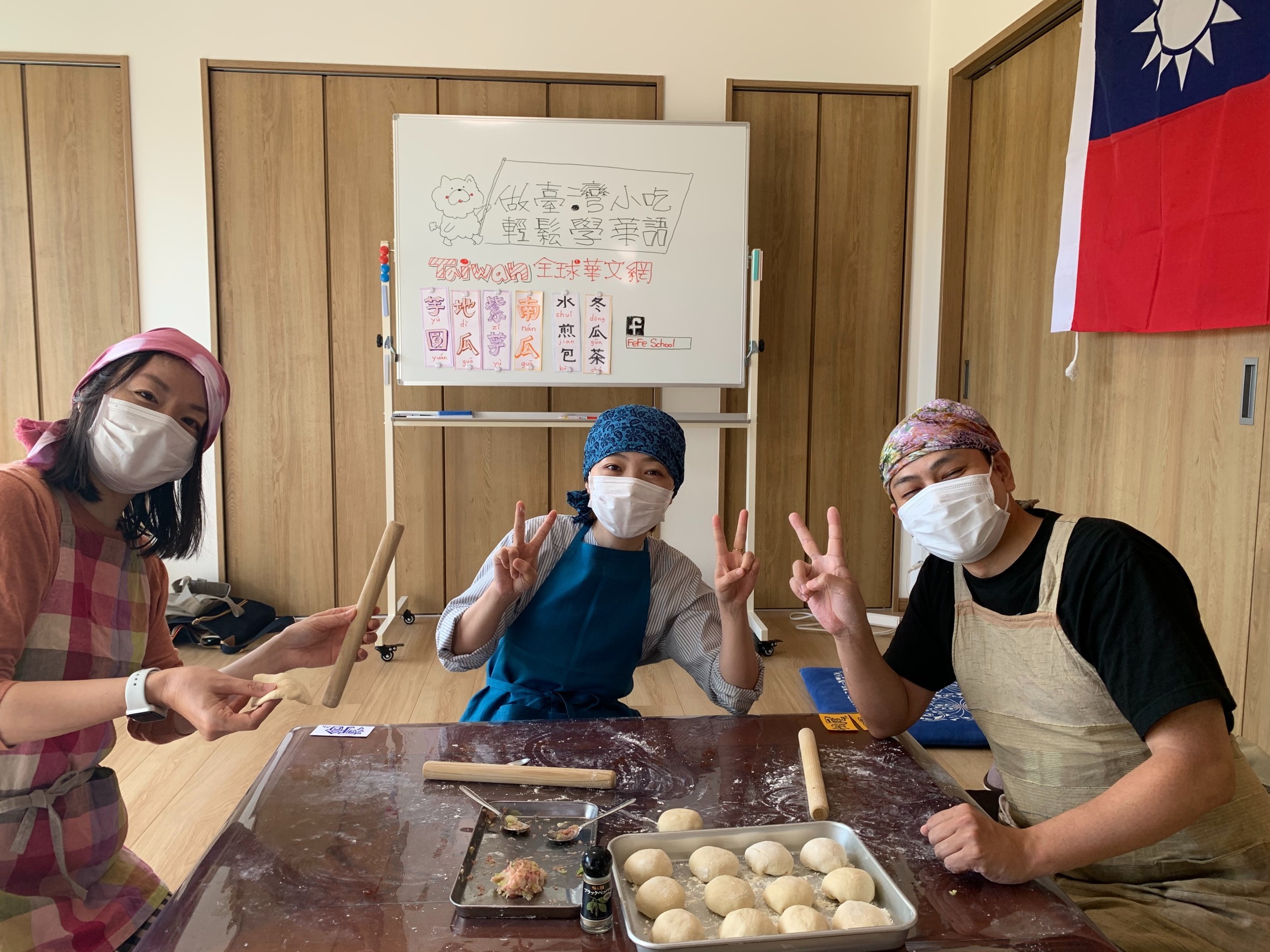 親手擀麵糰做水煎包