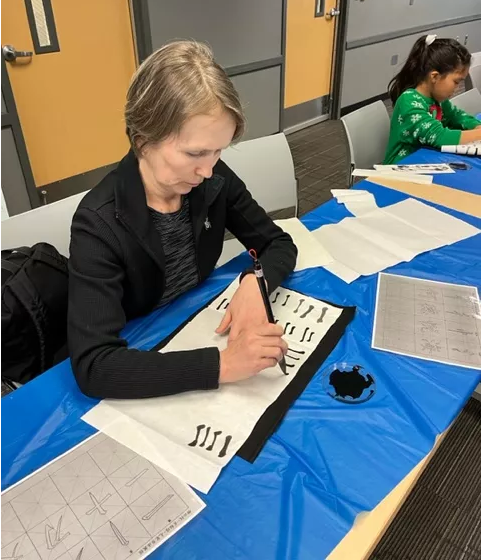 成人學習書寫書法