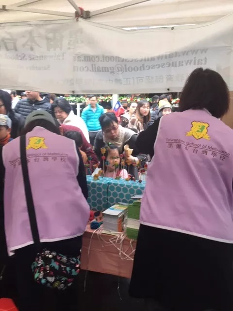 人潮!人潮!絡繹不絕的人潮!