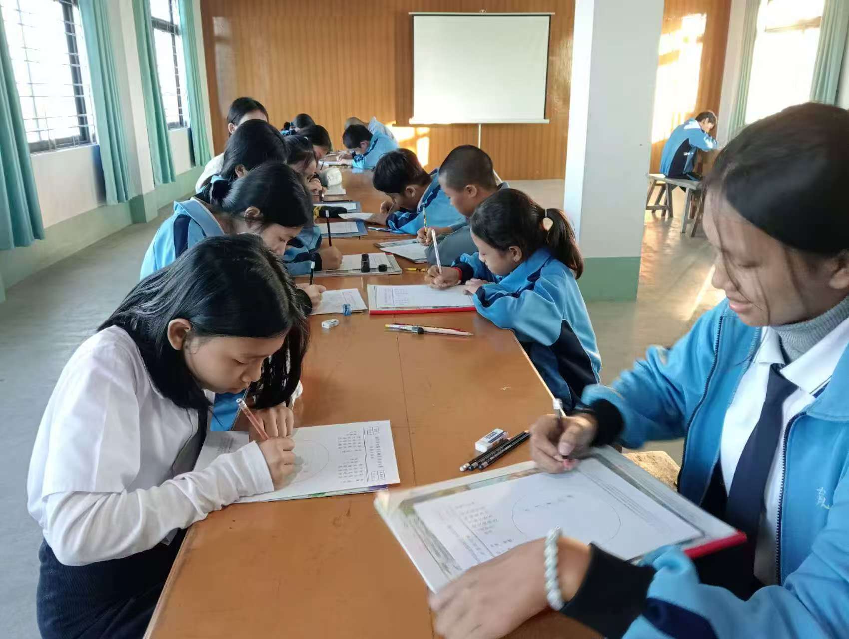 育成學校舉辦「正體漢字文化節」小學生硬筆書法比賽