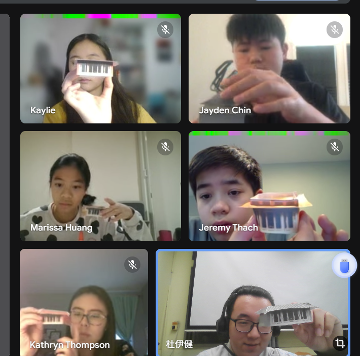 介紹中式建築特色，學生製作模型，從動手過程中深化對傳統建築美學的認識。