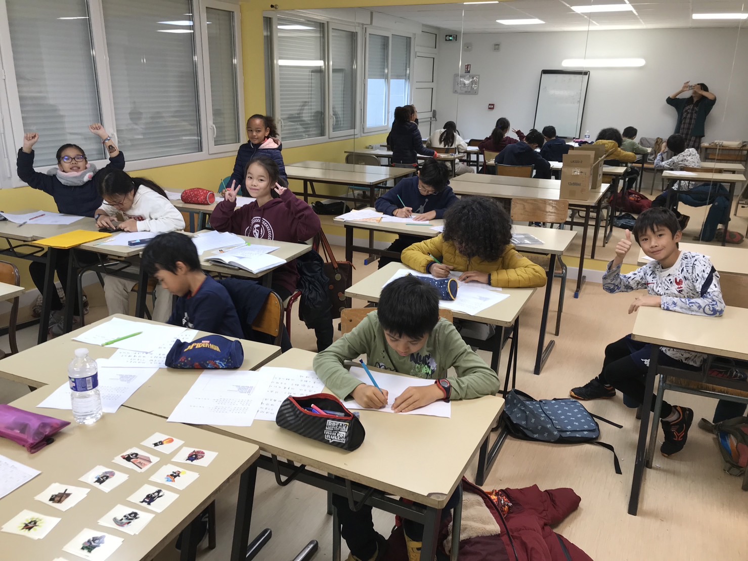 學生開心參加比賽