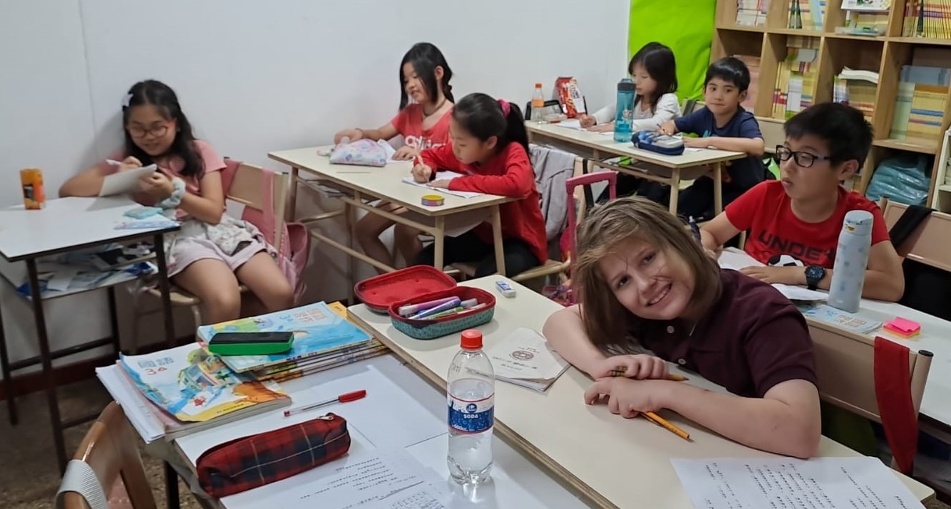 認真作答的學生