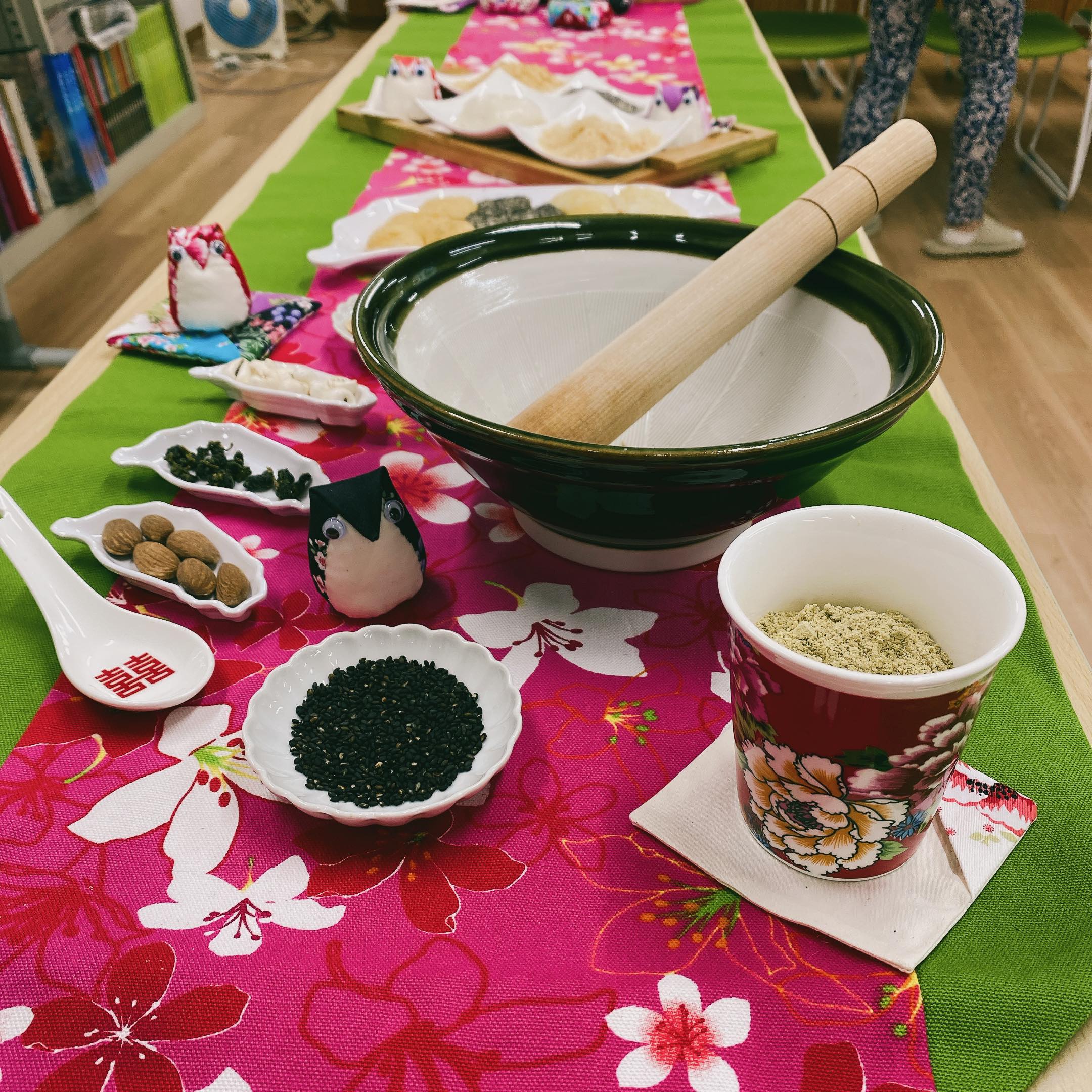 陳老師為大家準備的客家擂茶體驗道具