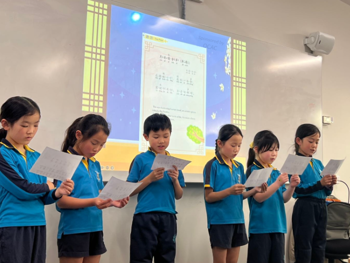 朗誦競賽現場氣氛熱烈，學生以真摯情感詮釋中秋詩篇。