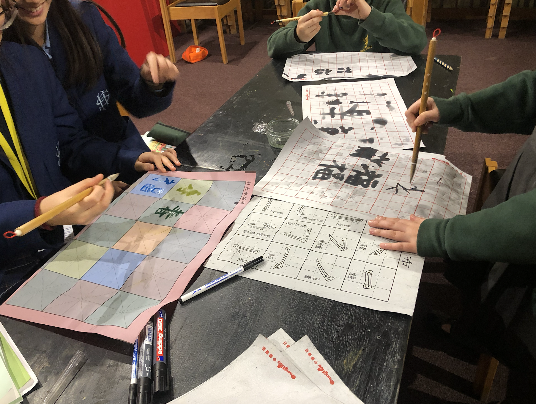 學生們正在全力以赴地練習著！