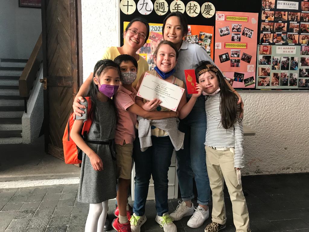 發給學生獎狀及獎金