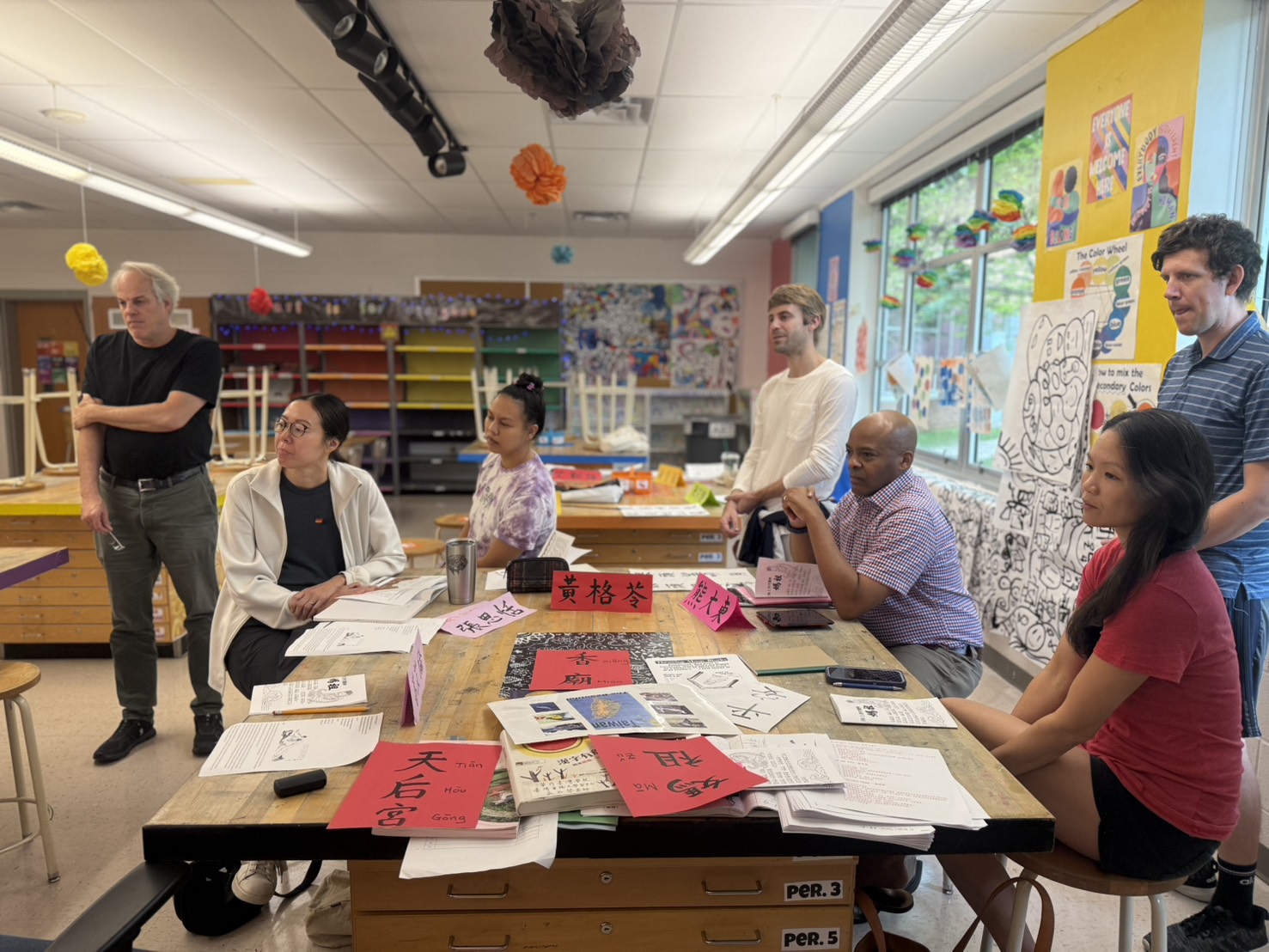 教師於TCML課堂上向學生們先介紹相關文化知識