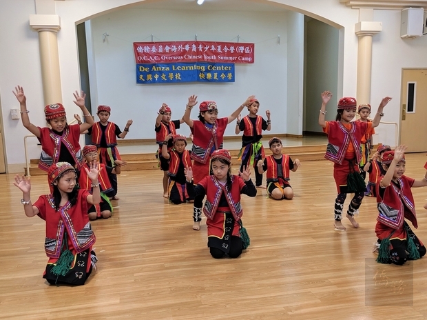 金山灣又興中文學校夏令營 僑青展成果1