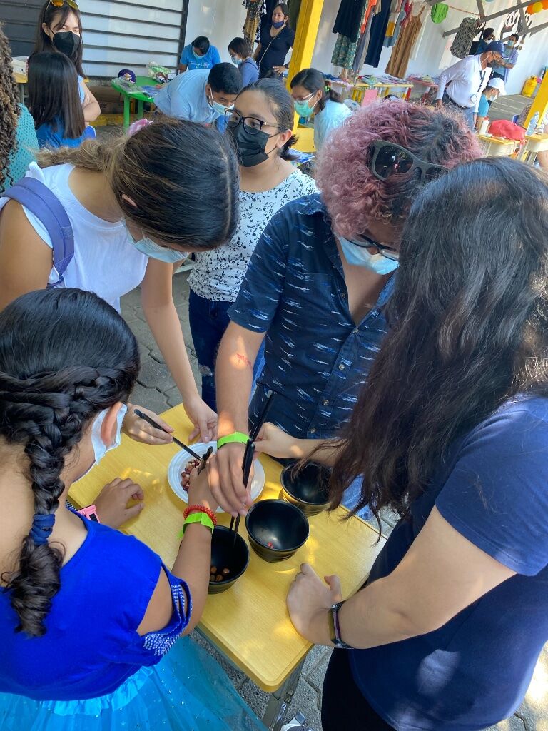 團體競賽－夾豆子