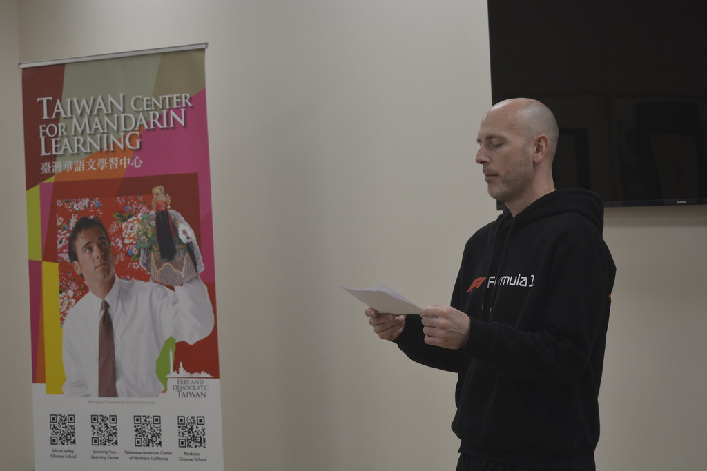 學員以華語進行個人口語表達