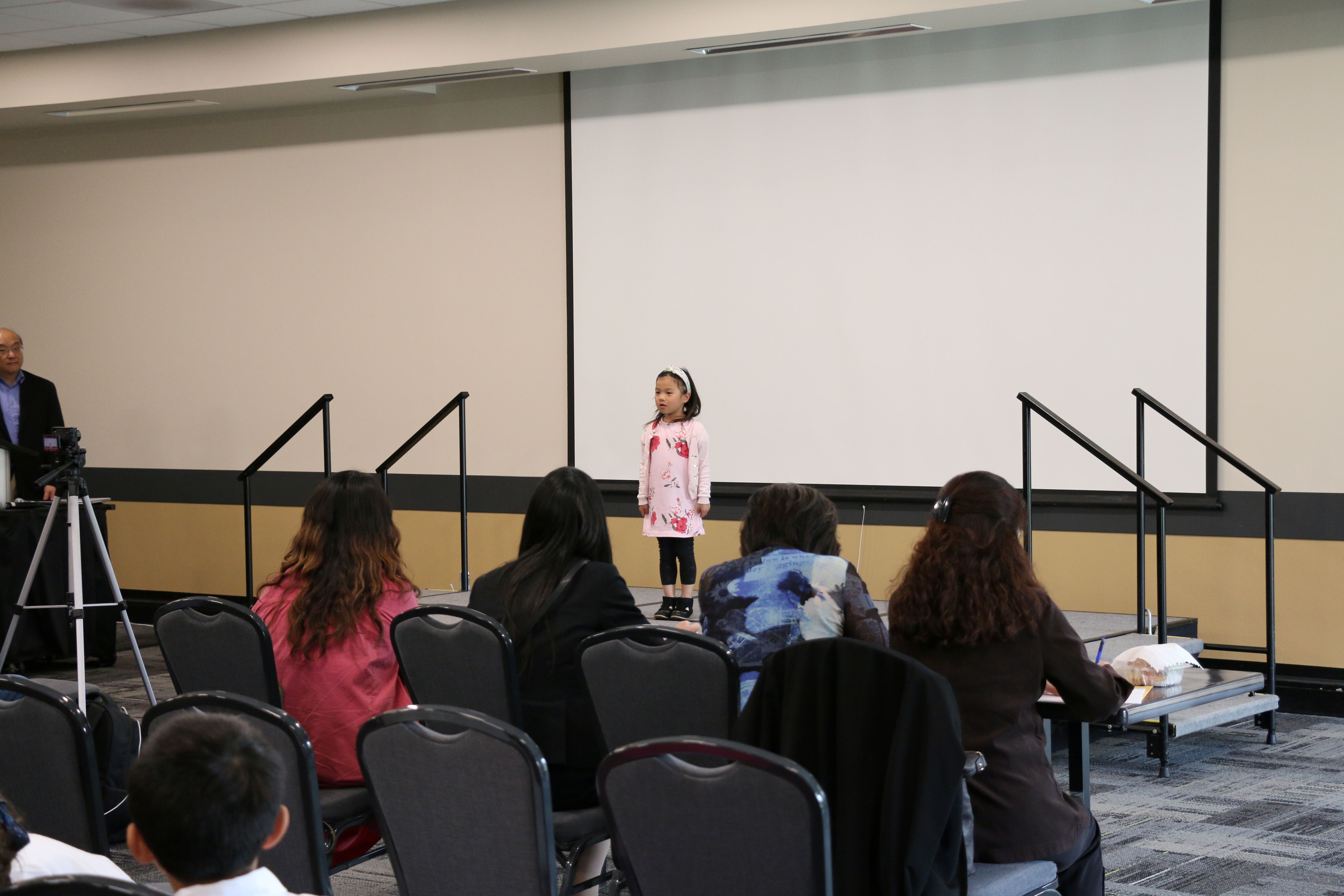 小小學生演講表現出色