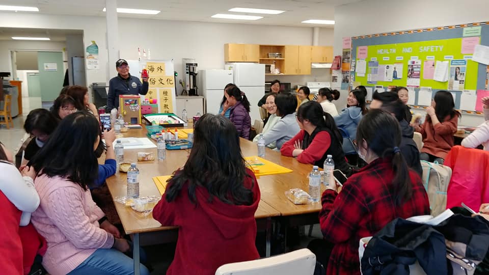 講師賴校長講解如何重玩結合中文教學