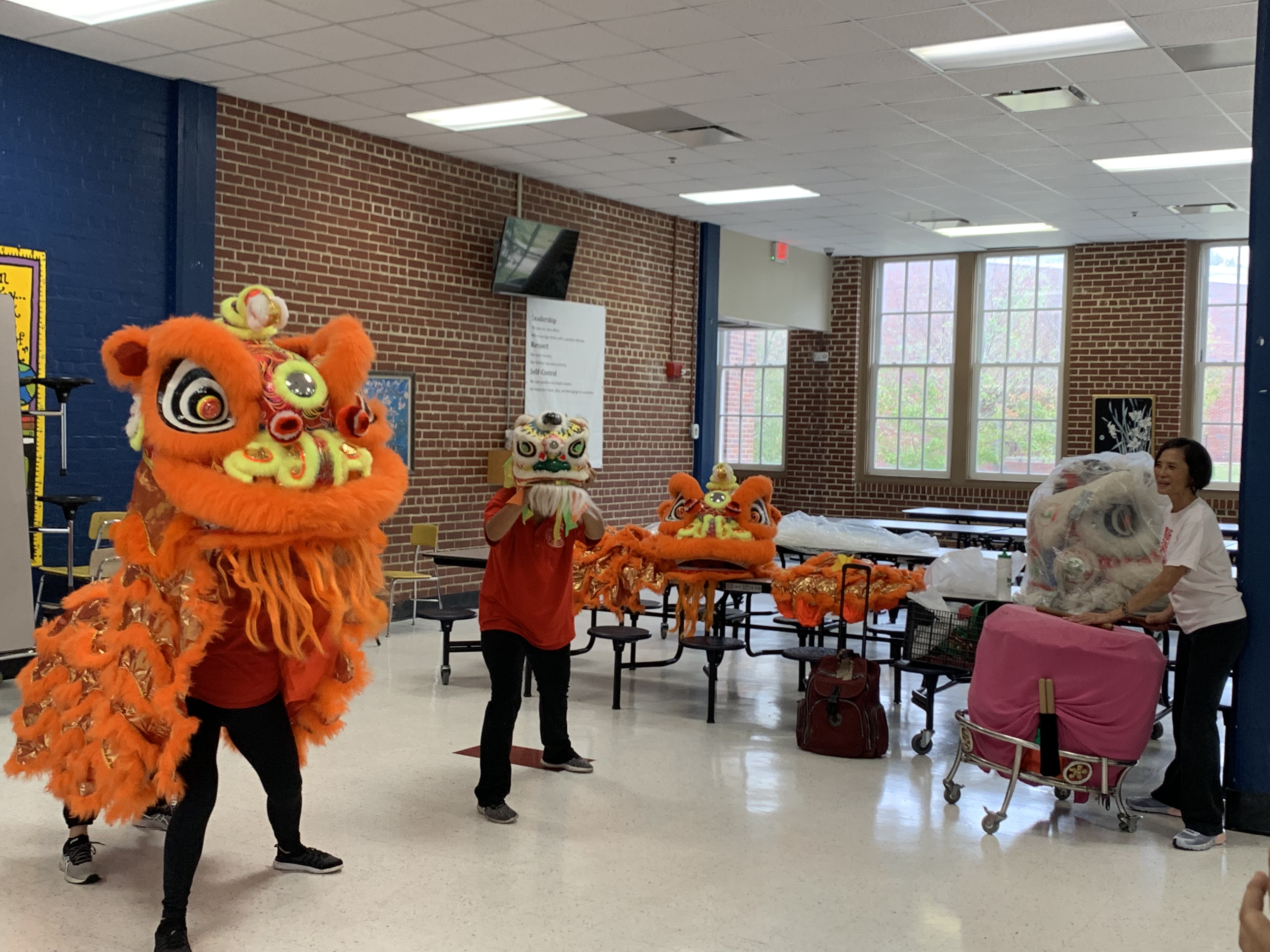 舞獅出場時的準備姿勢