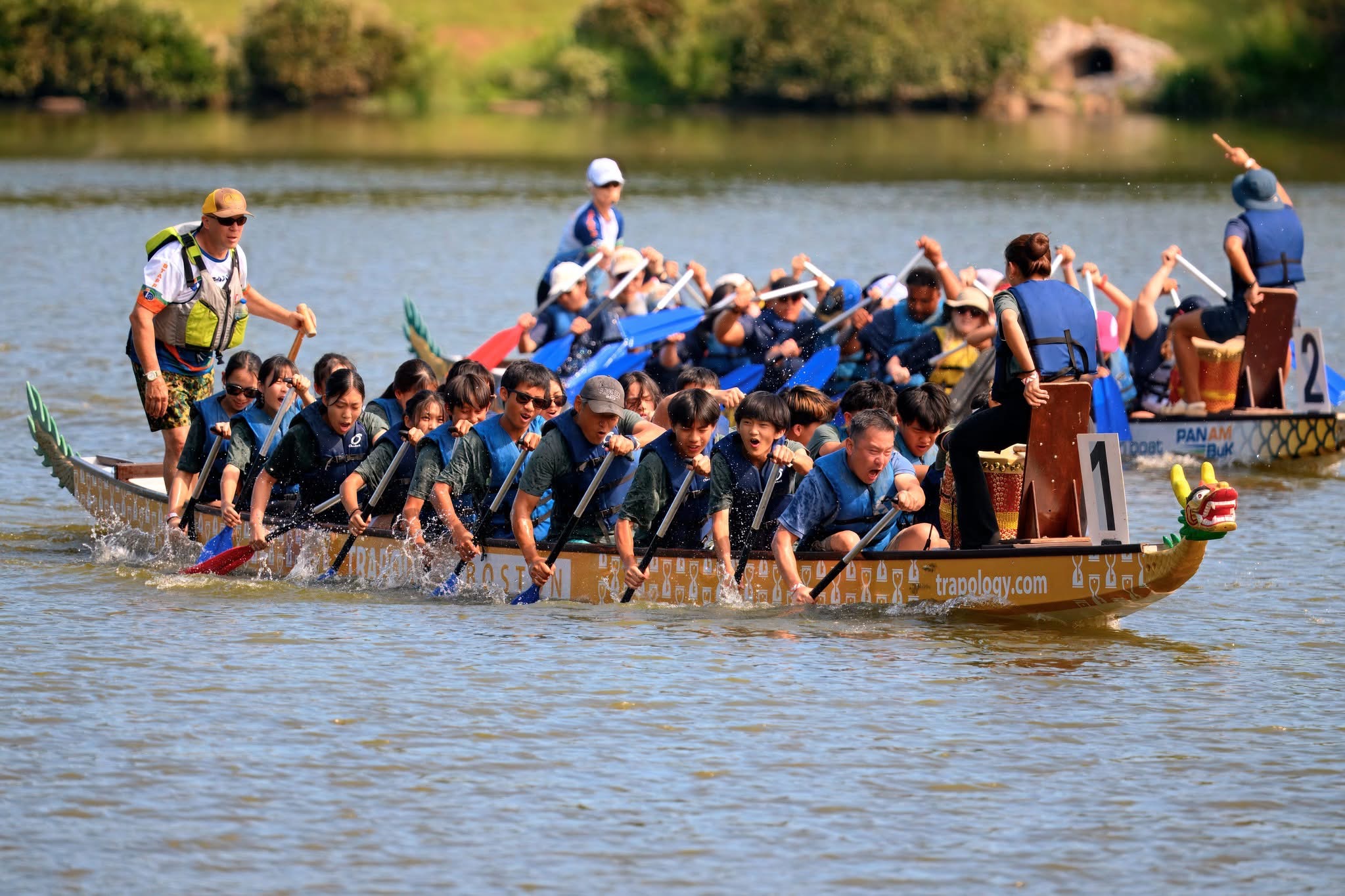 龍舟賽比賽盛況