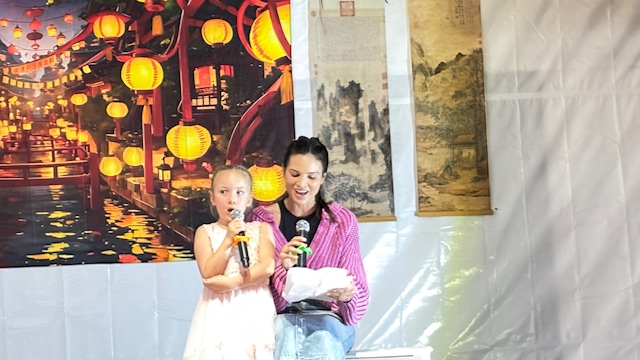 學員卡翠娜和女兒的美聲