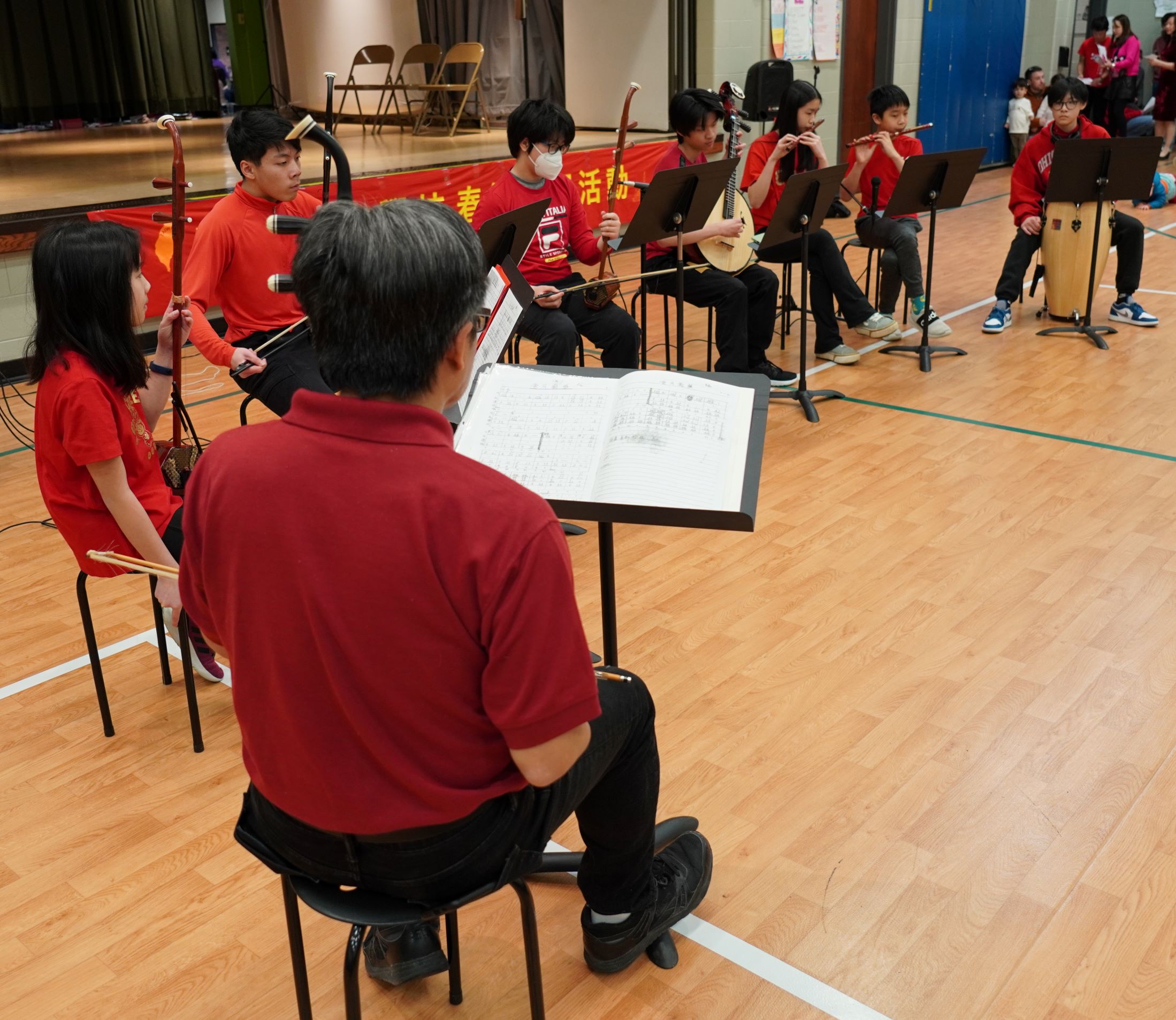 哥城中文學校國樂團演出