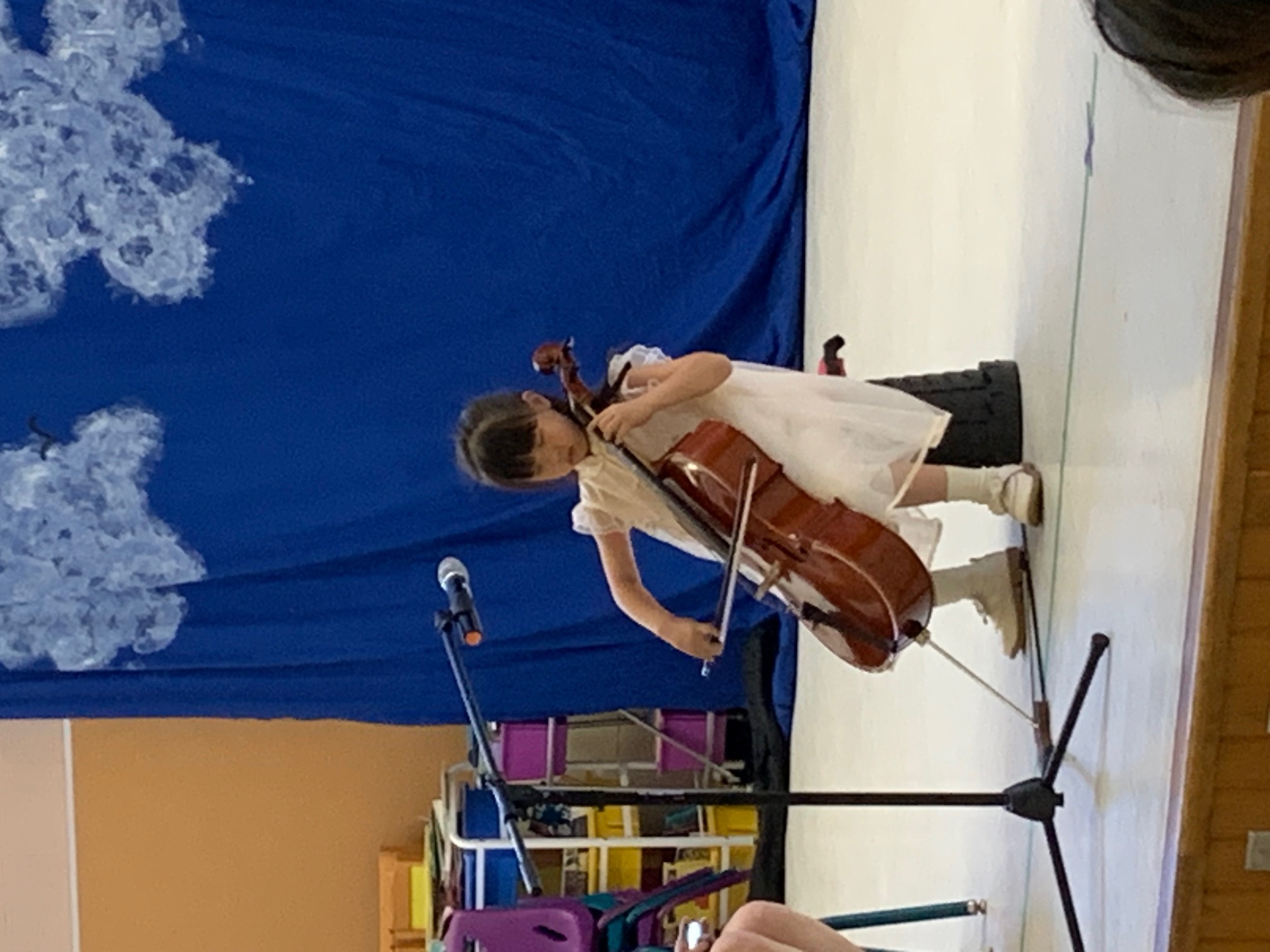 麻州中部中文學校學生音樂表演