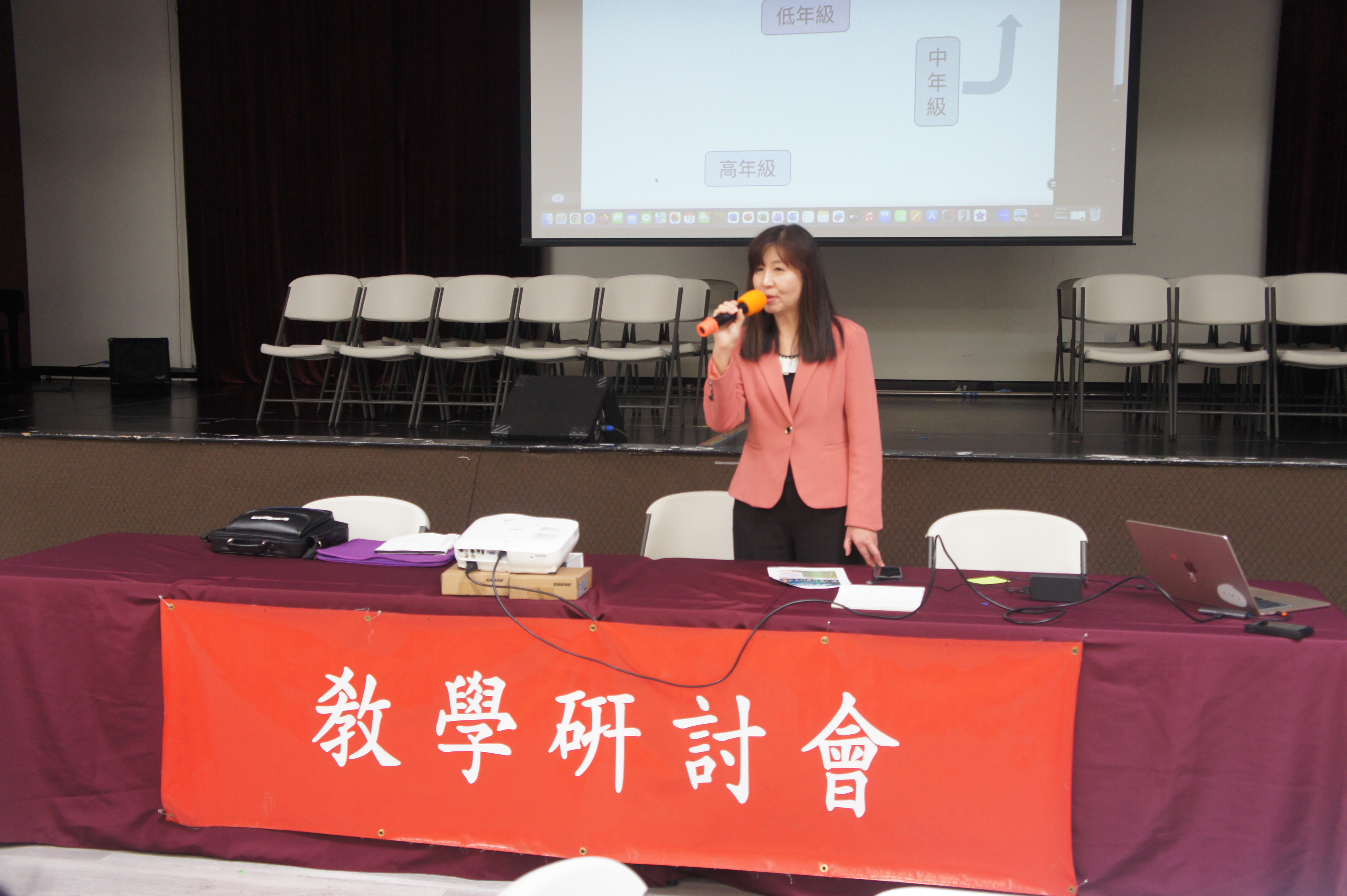 「金山灣區華僑文教服務中心」莊雅淑主任蒞臨致詞