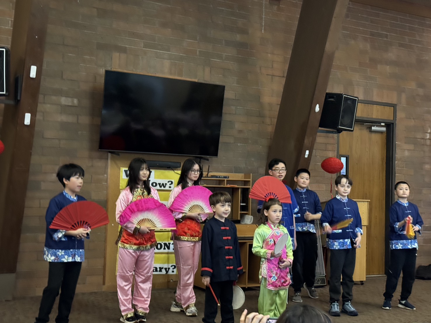 全體學生 舞蹈表演