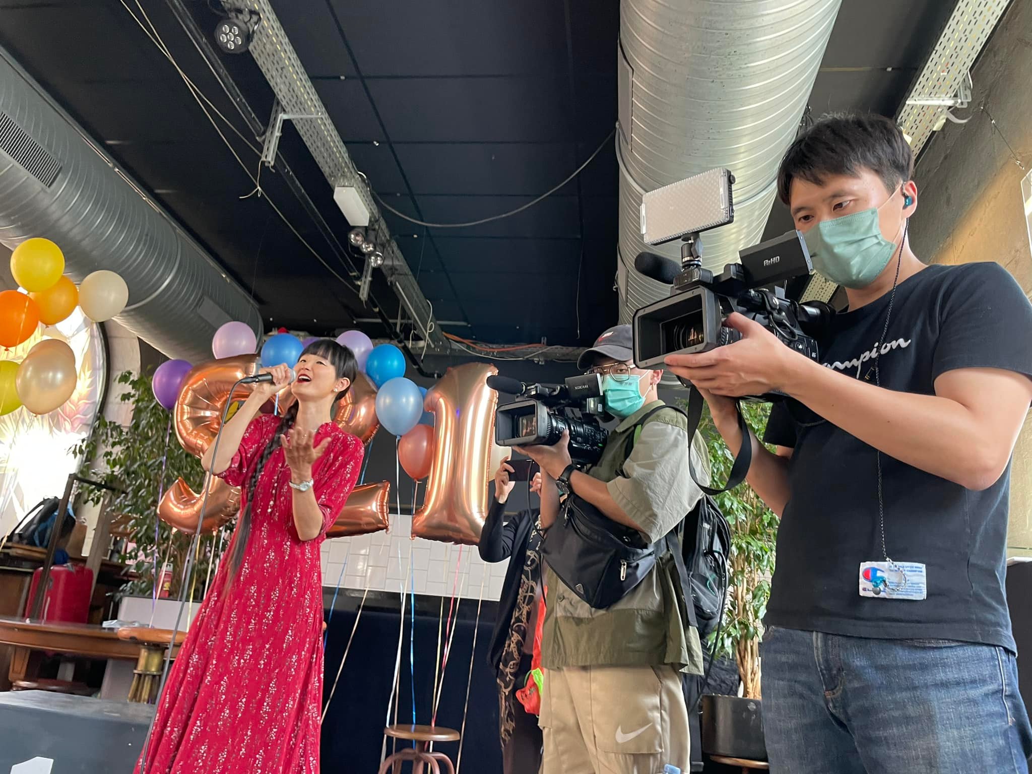 頒獎典禮之歌唱活動，臺灣民視與三立電視臺現場採訪報導