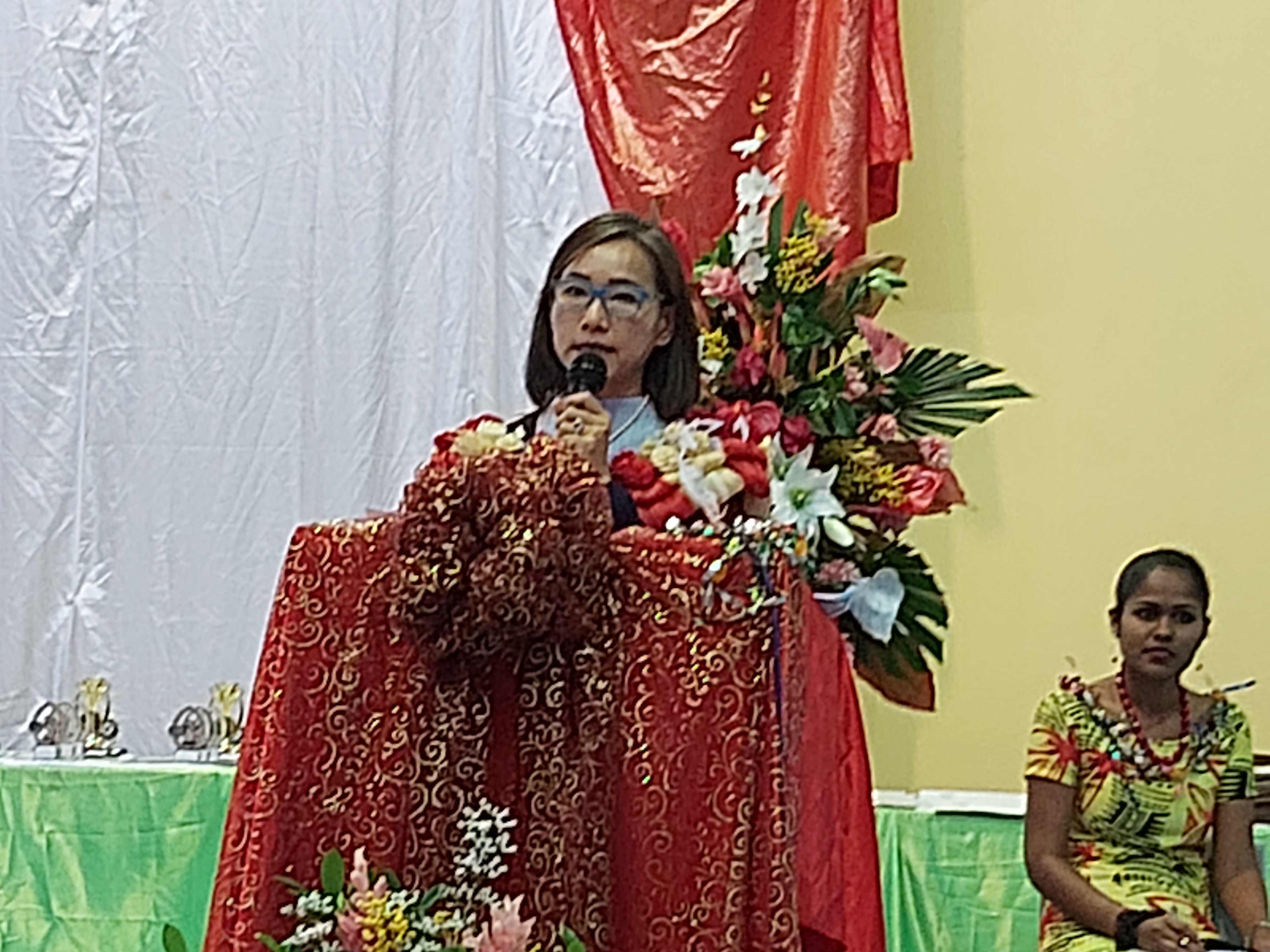 駐斐濟代表處黎倩儀代表致詞勉勵逸仙小學師生及家長。