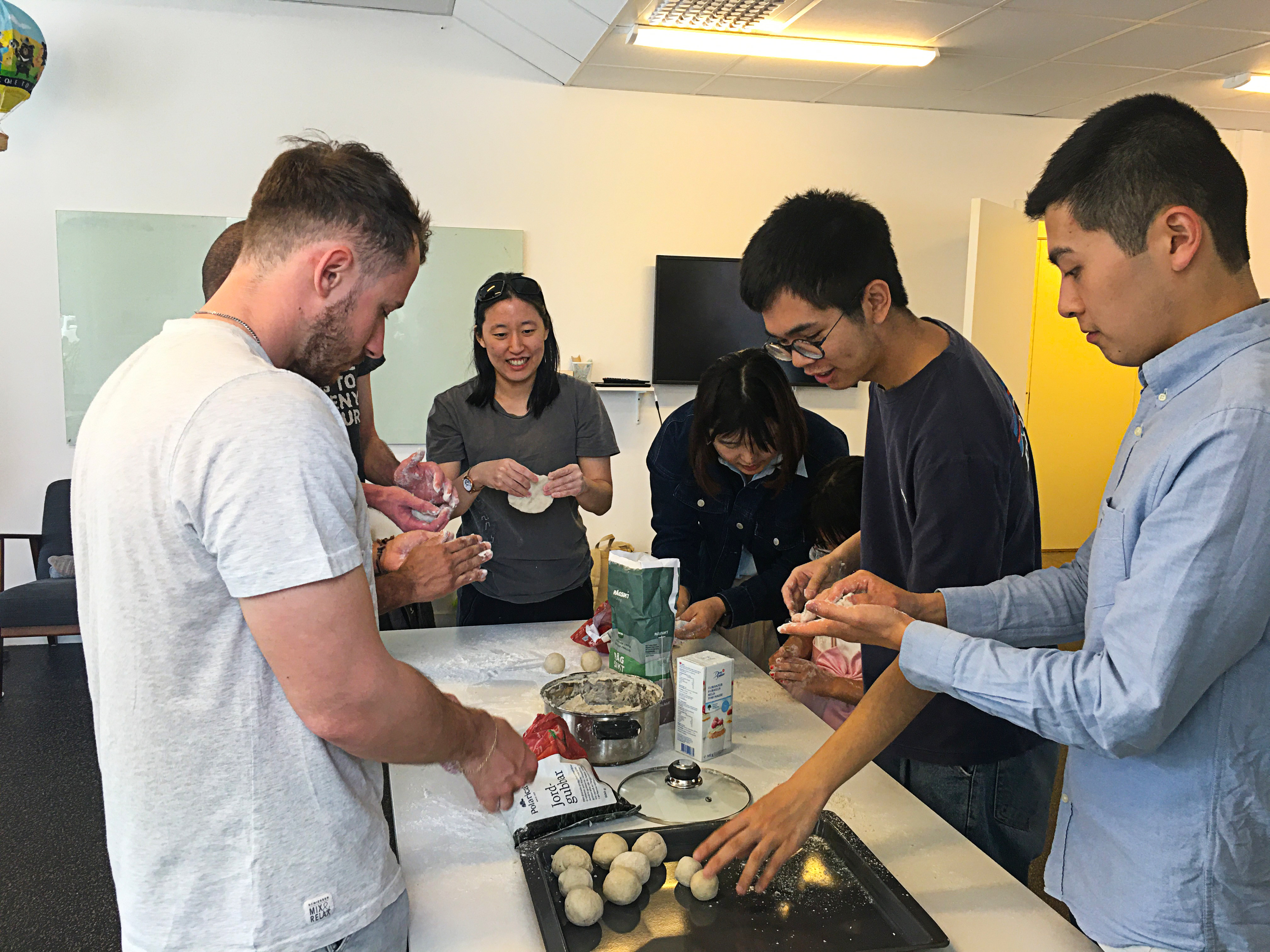 瑞典臺灣華語文學習中心5月國際餃子大薈萃