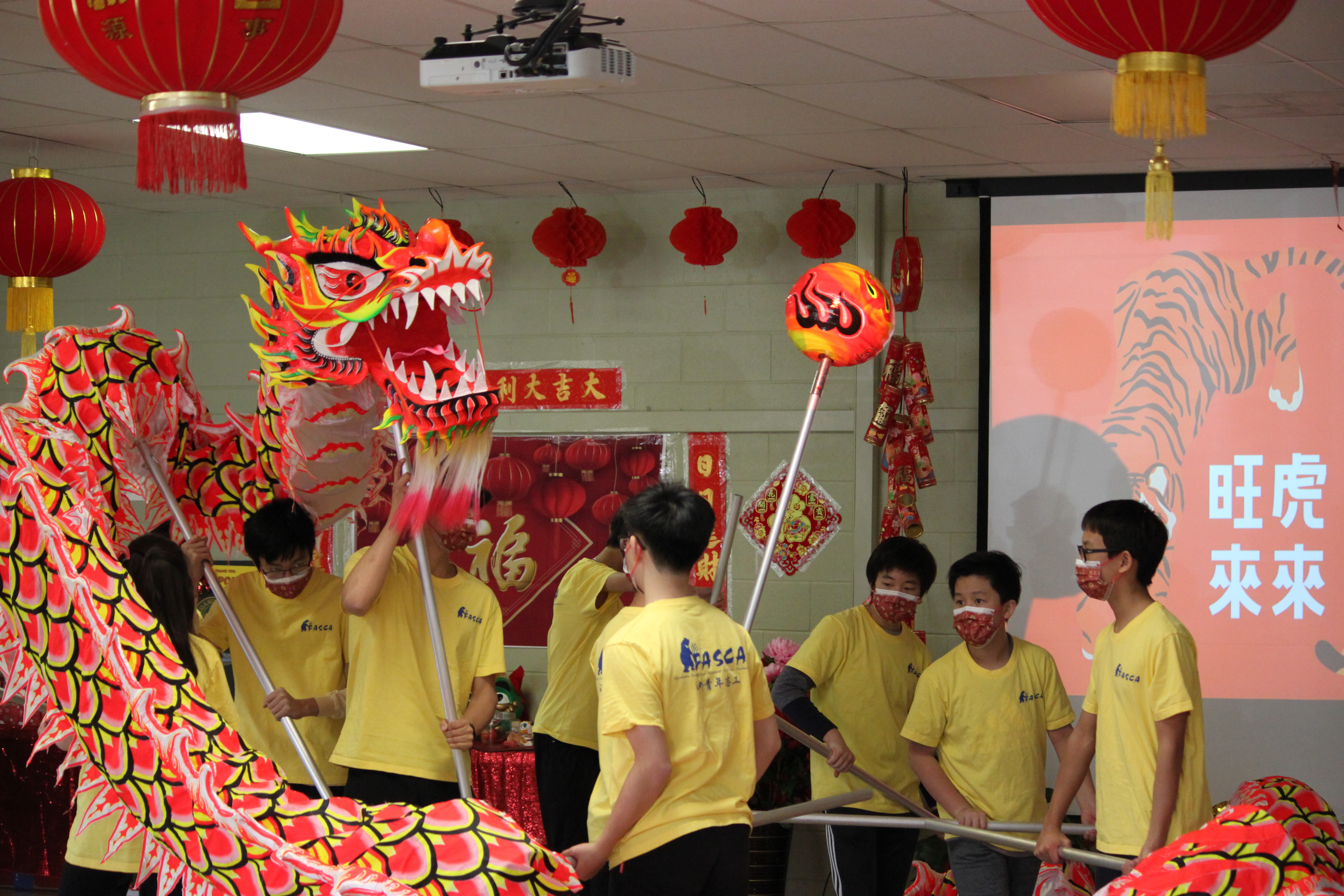 洛麗福爾摩沙海外青少年文化志工表演「祥龍獻瑞」