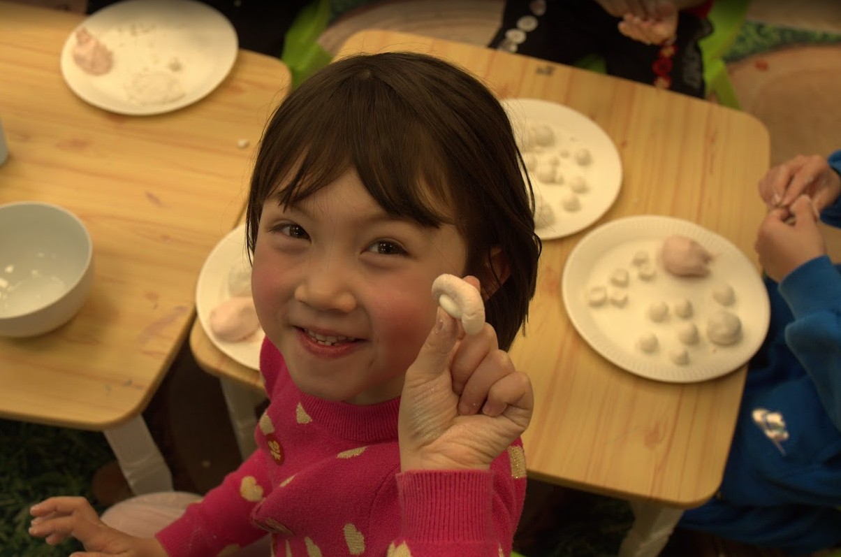 動手搓元宵，製作不同形狀造型