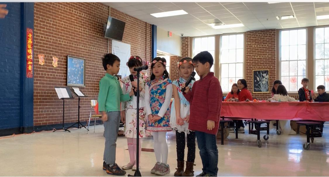 本校合唱團表演