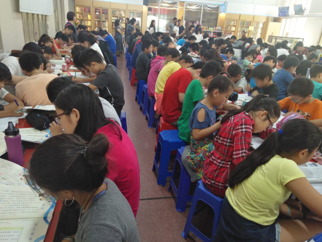 108學年度愛育學校正體漢字文化節「硬筆字書寫比賽」圖片