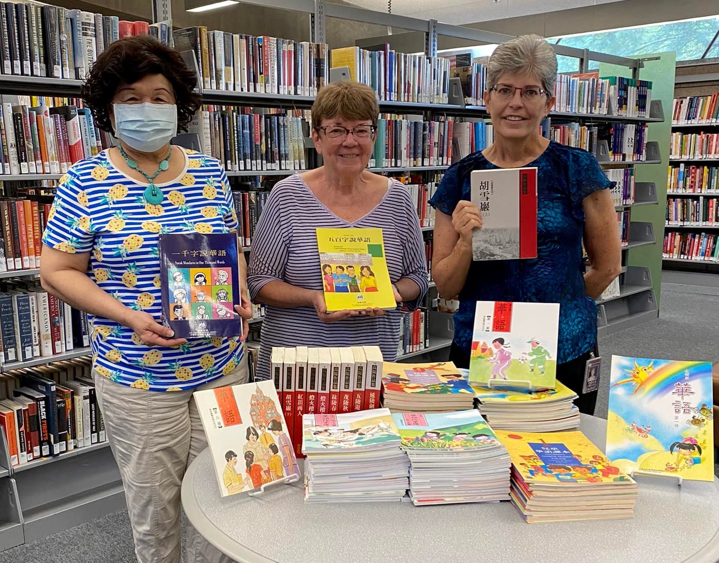 贈送鳳凰城圖書館Phoenix Mesquite Library一百六十冊漢字華語書籍