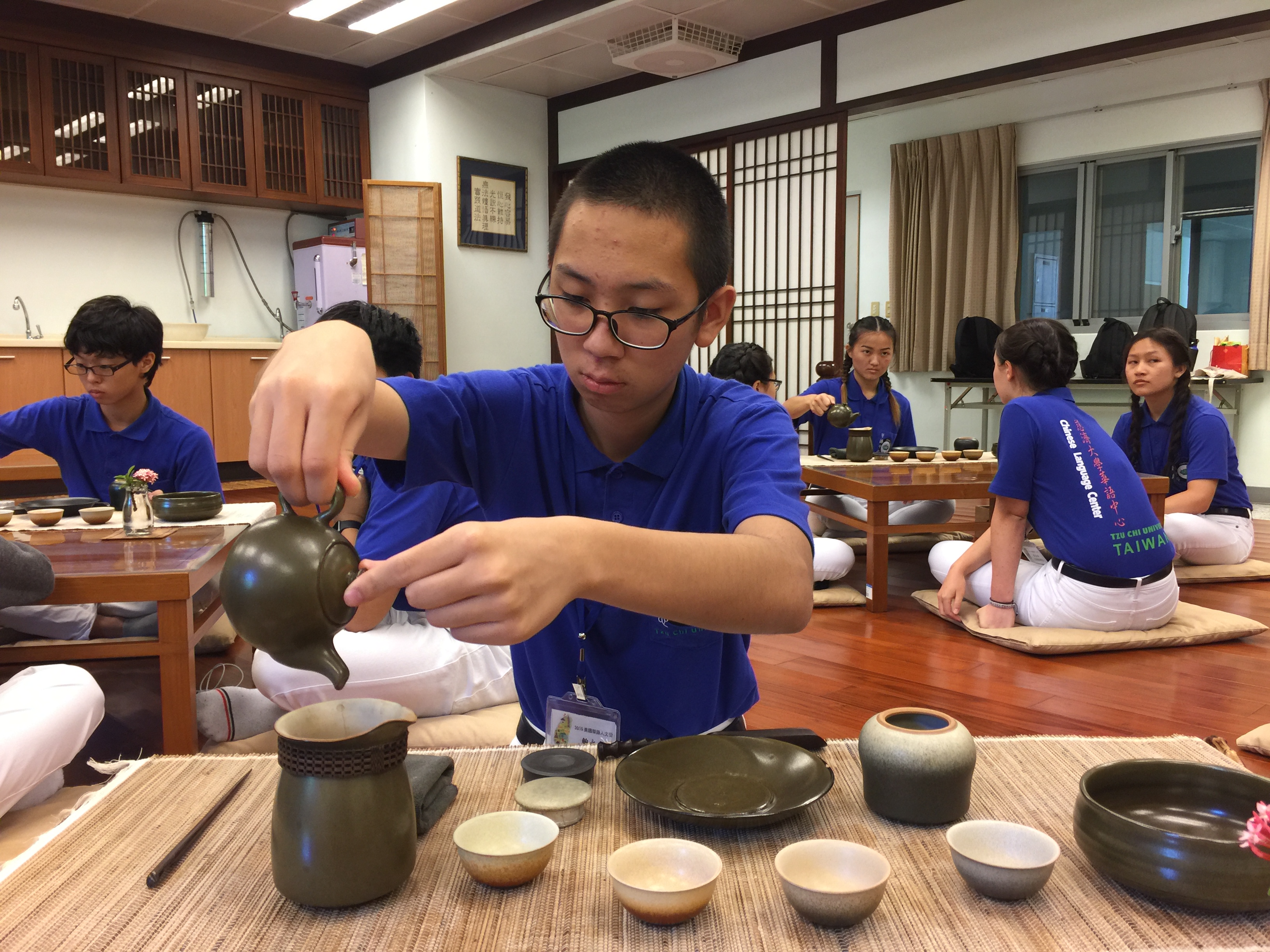 不只學中文，也學習人文，以茶道修養身息