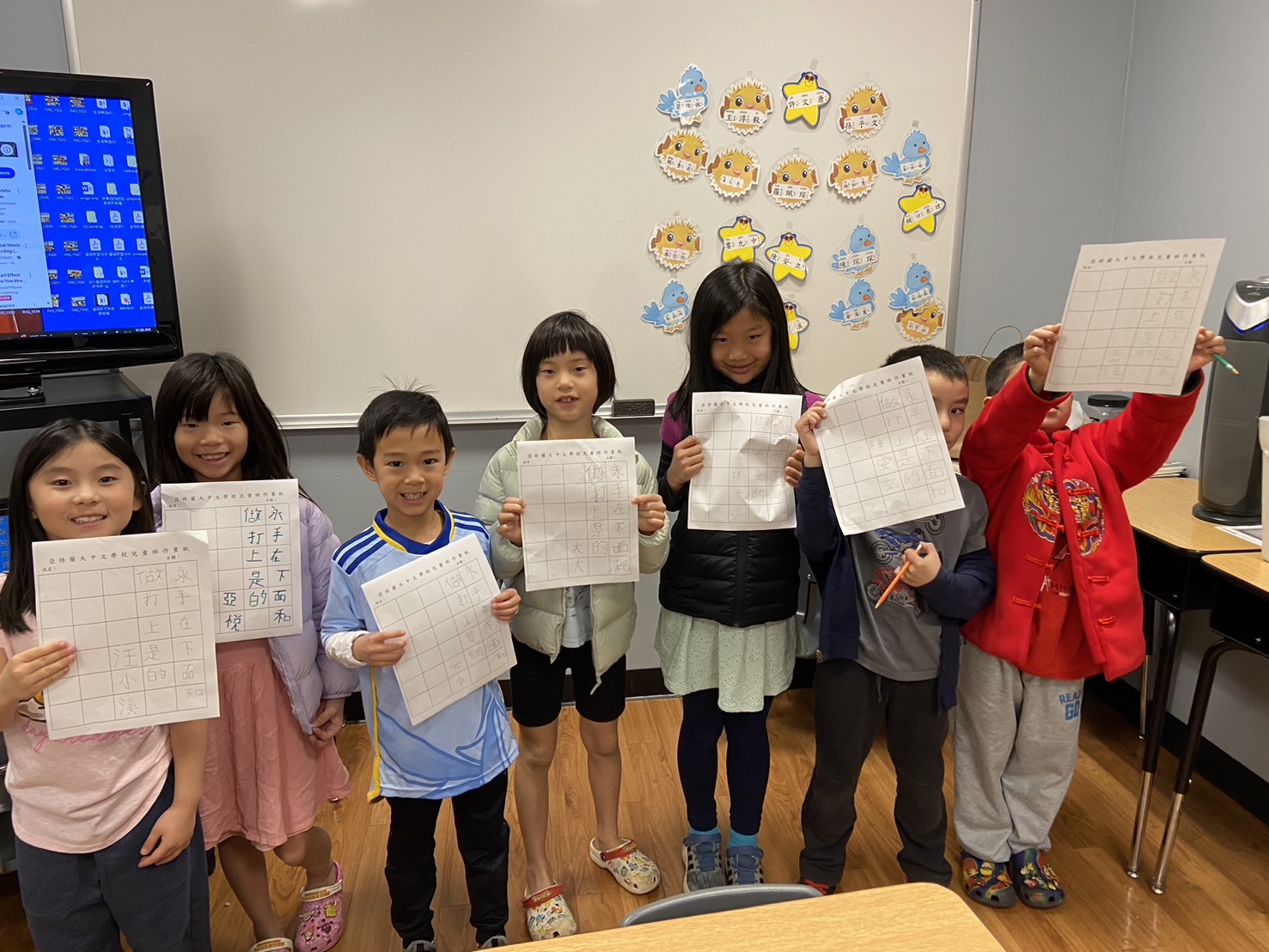 Level 1學生以鉛筆代替毛筆，增加學生的自信心和對漢字學習的興趣