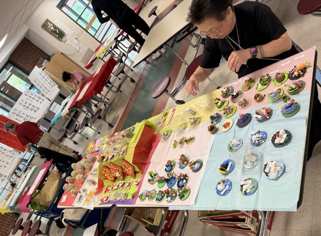 學生們的捏麵人作品展覽