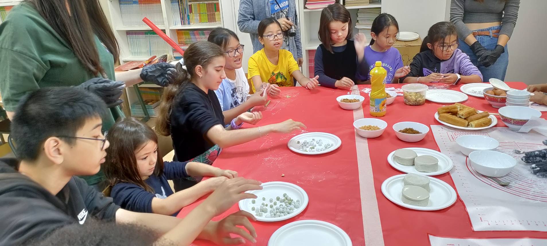 2024年法國亭林中文學校夏令營豐富了巴黎學員的暑假1