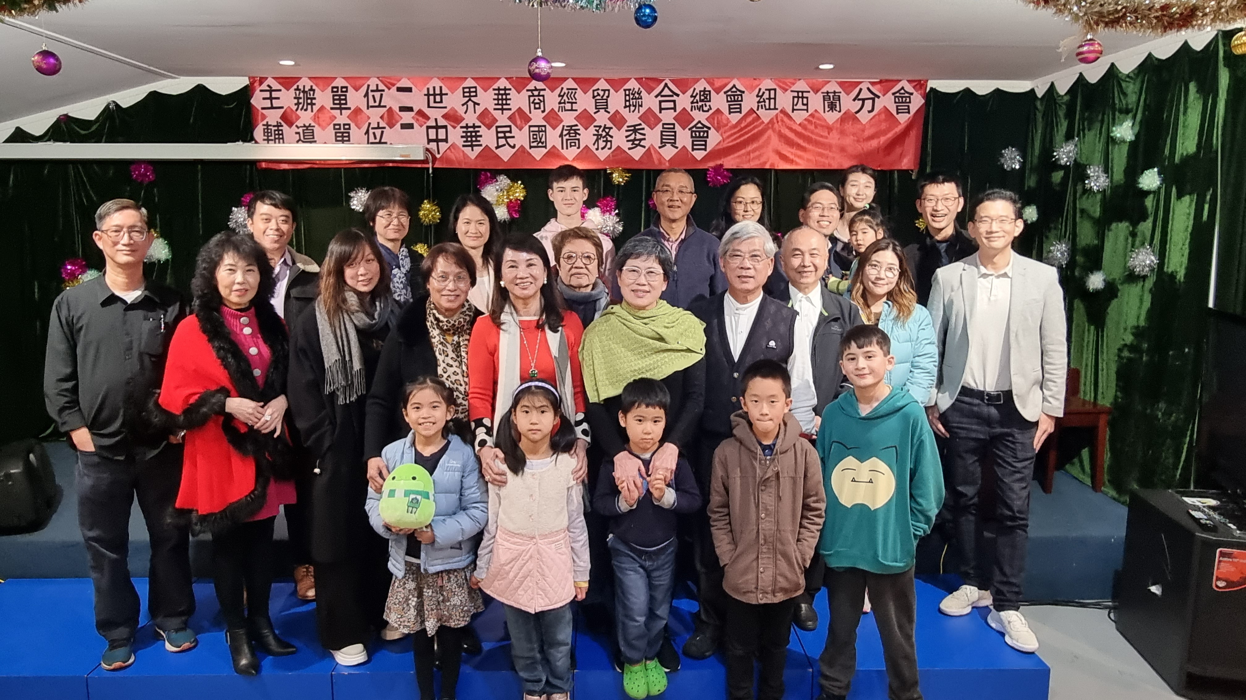 藝術文化推廣研習學員合影，三代僑民齊聚一堂傳承優質文化