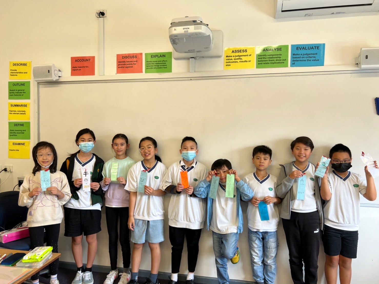 學生設計屬於自己生肖的書籤