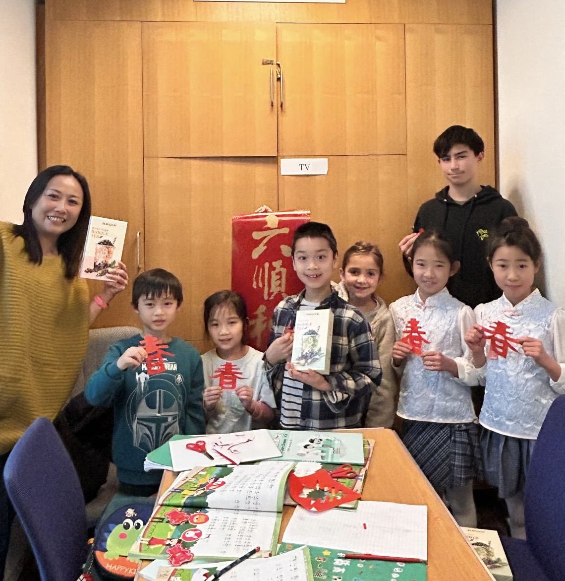 泰晤士中文學校：2025農曆新年寫作朗讀及剪紙遊戲比賽2