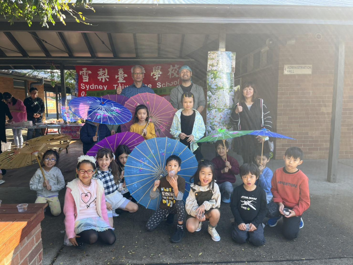 校長與學生老師合影