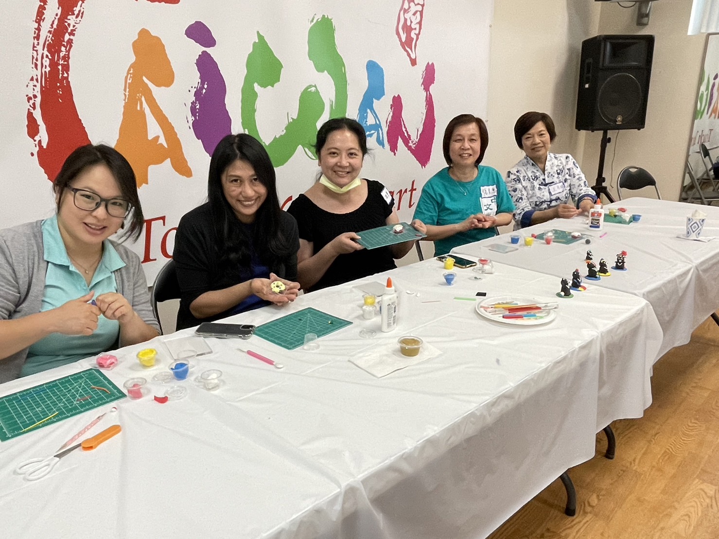 文化課學員學習捏麪人