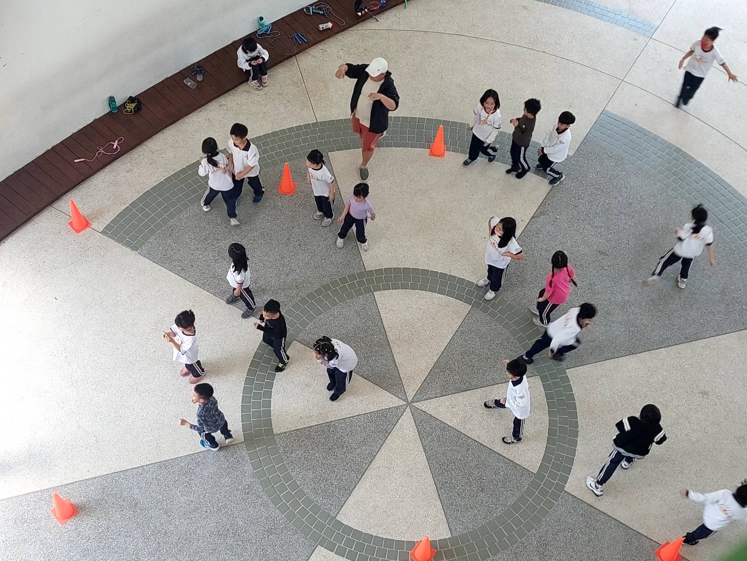 學生交流遊戲中