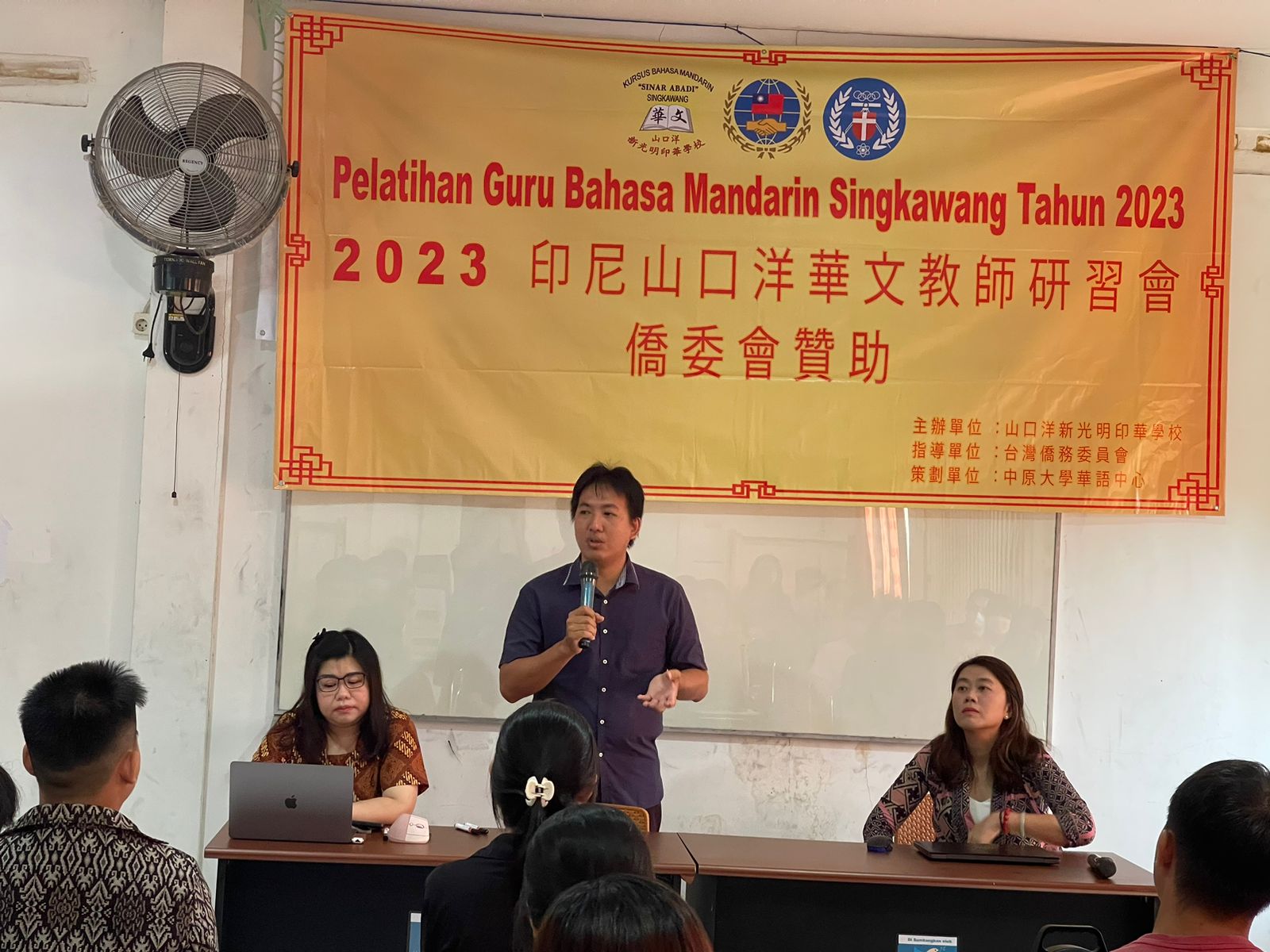 新光明印華學校校長李振福致辭