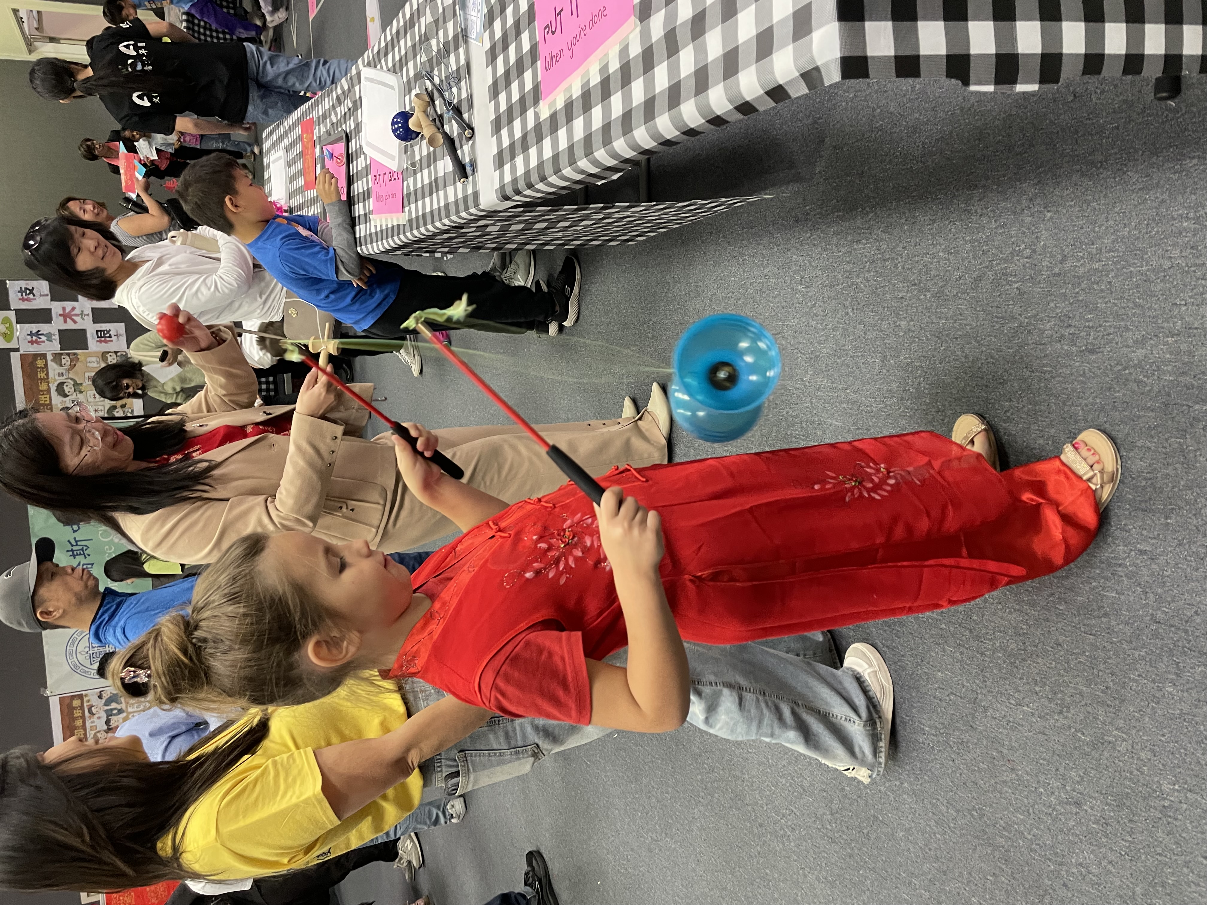 主流小學學生體驗民俗遊戲