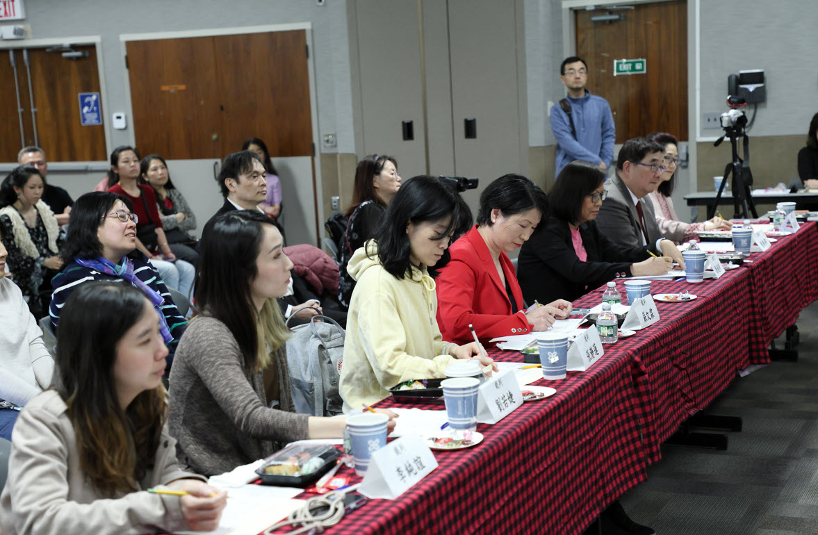 七位裁判，陣容堅強。