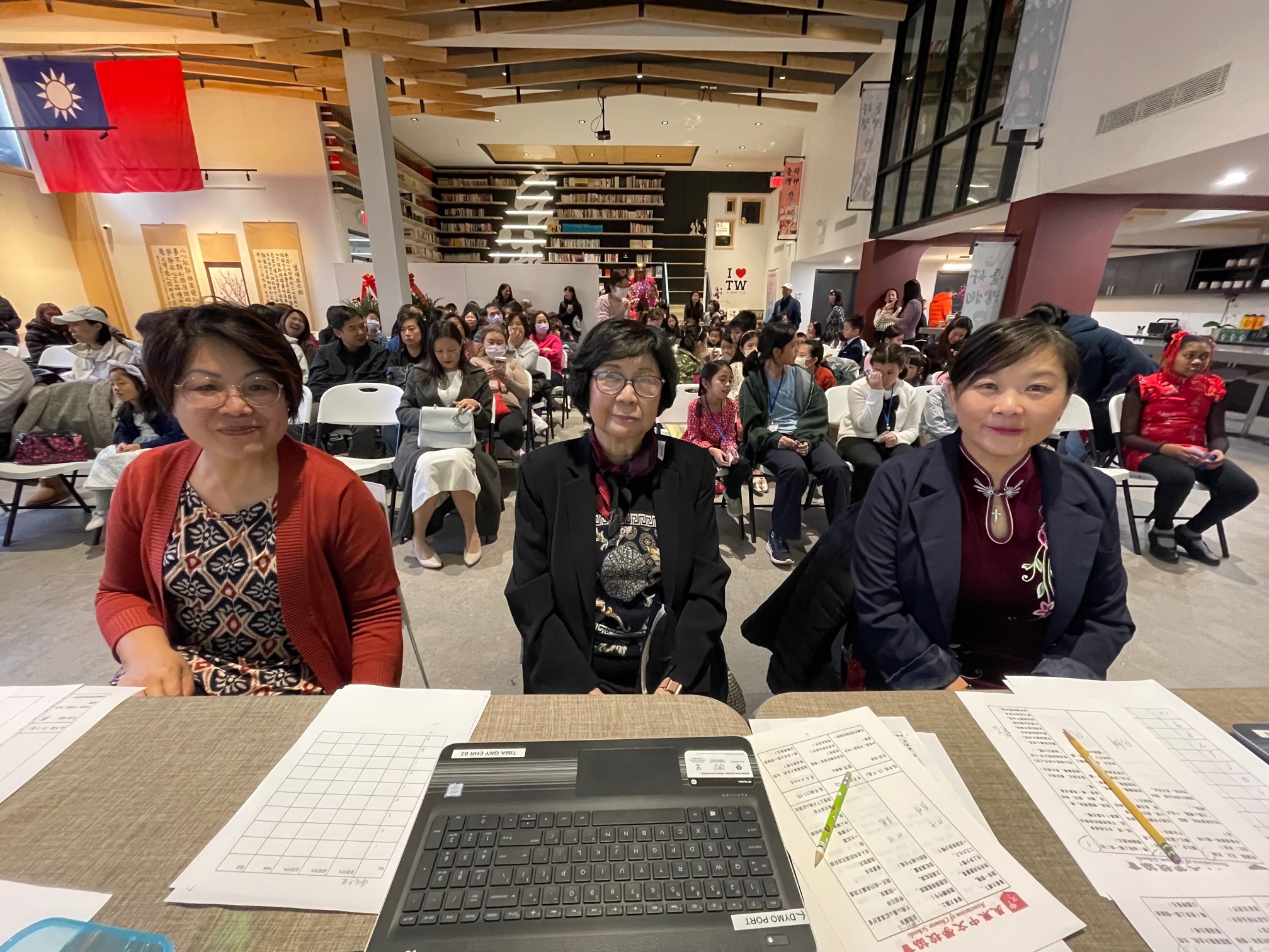 左起:李瓊英-評審、方幗嫣-評審、顏長美-評審